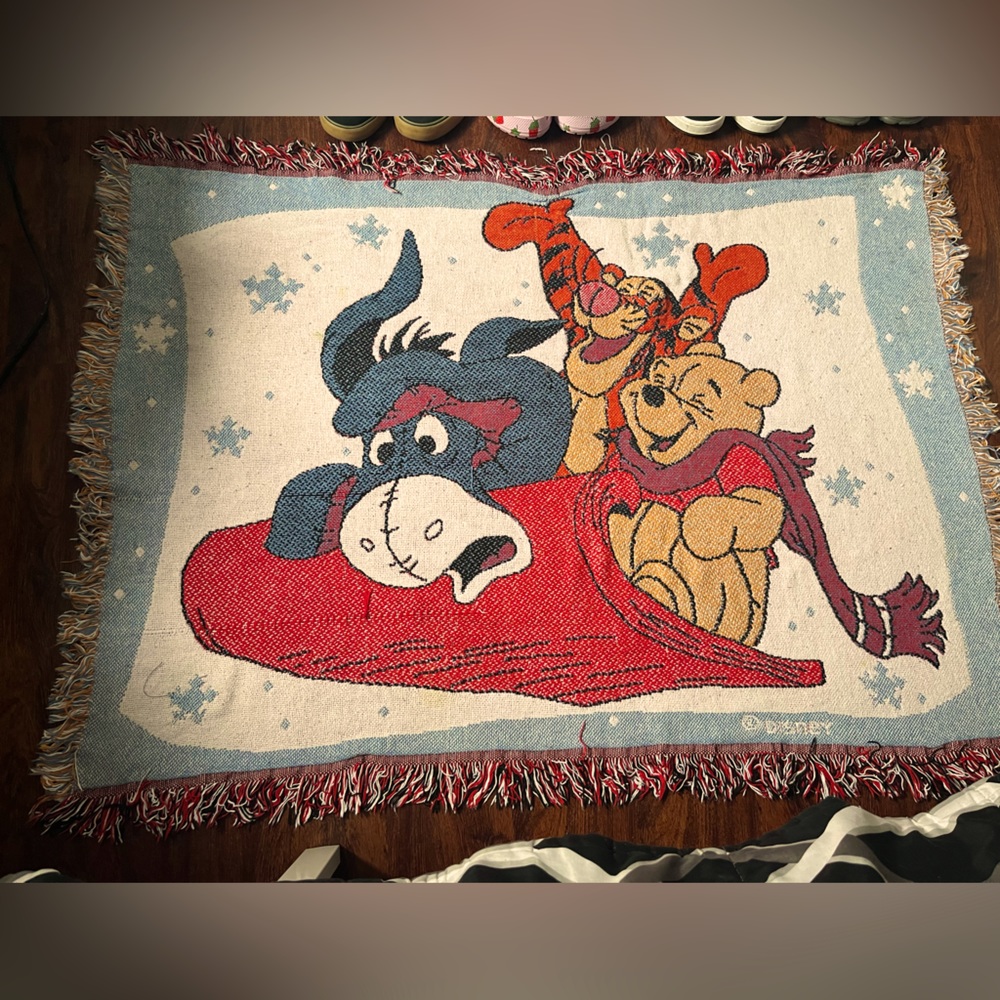 Vintage winnie the pooh blanket